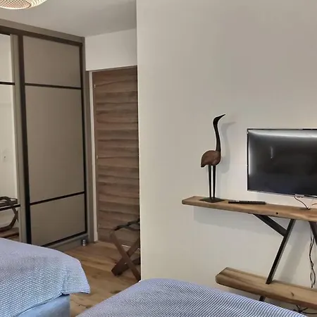 Très bel Appartement en rez de jardin, Talloires Extérieur photo